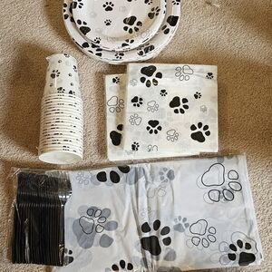 Amazon Paw Print Disposable Tableware Set - Black and White